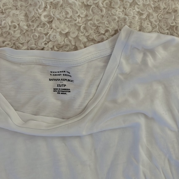 BANANA REPUBLIC white ruffle T-shirt - Picture 3 of 3